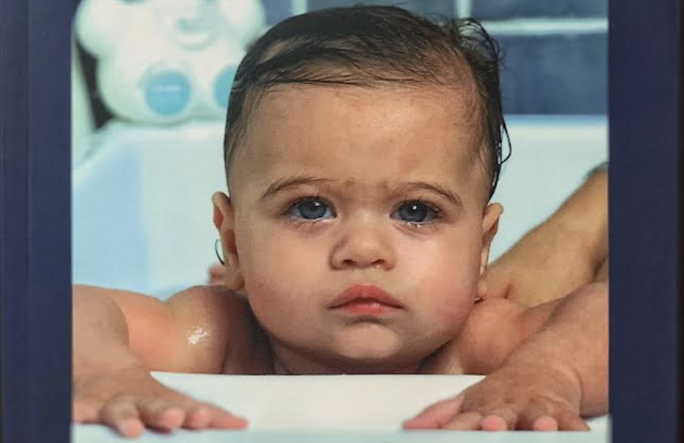 bambino sulla copertina del libro di enrico pagano semplicemnete umano